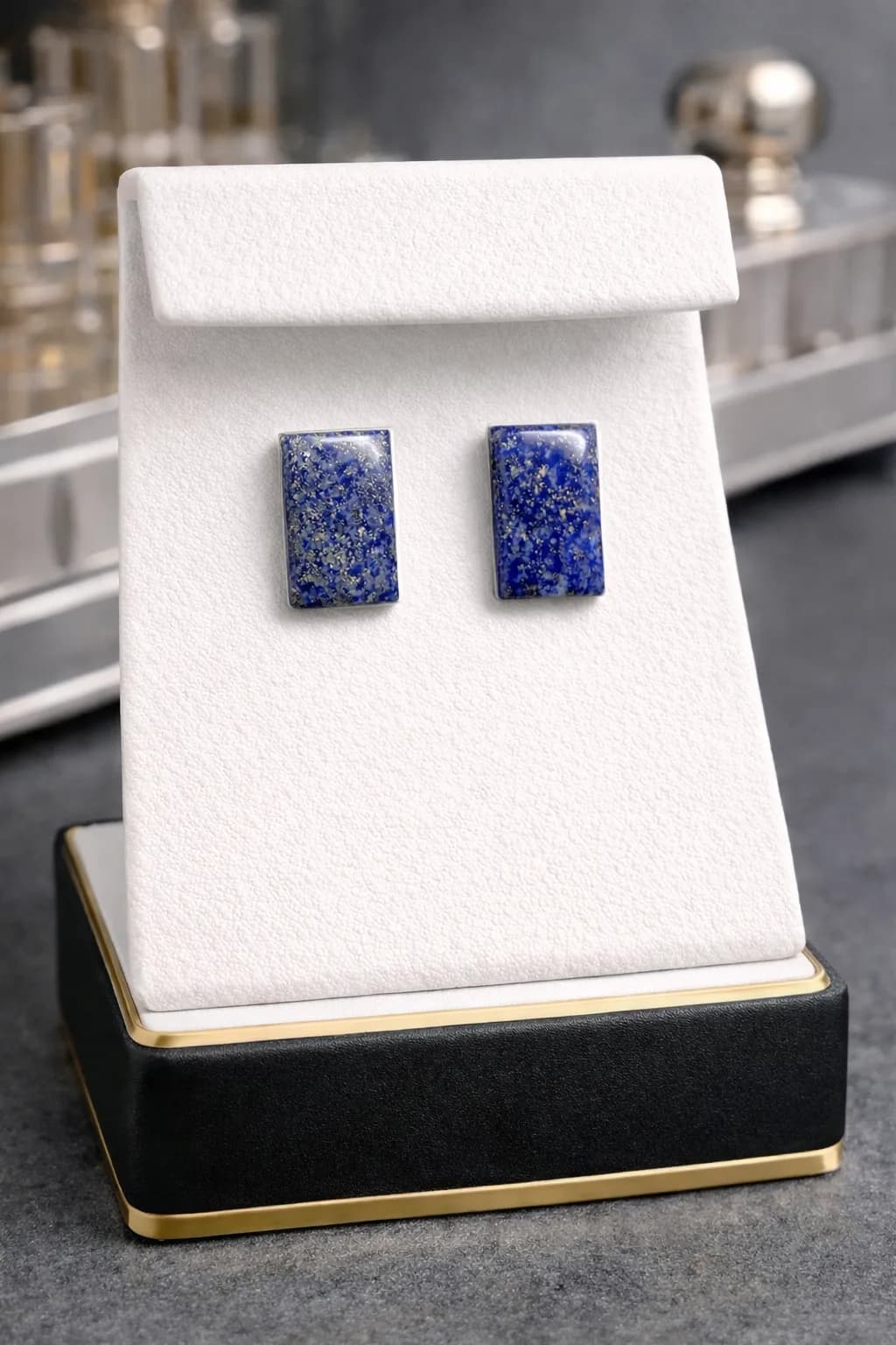 Boucles d’Oreilles Rectangulaires en Lapis lazuli – Bleu Profond & Éclat Doré