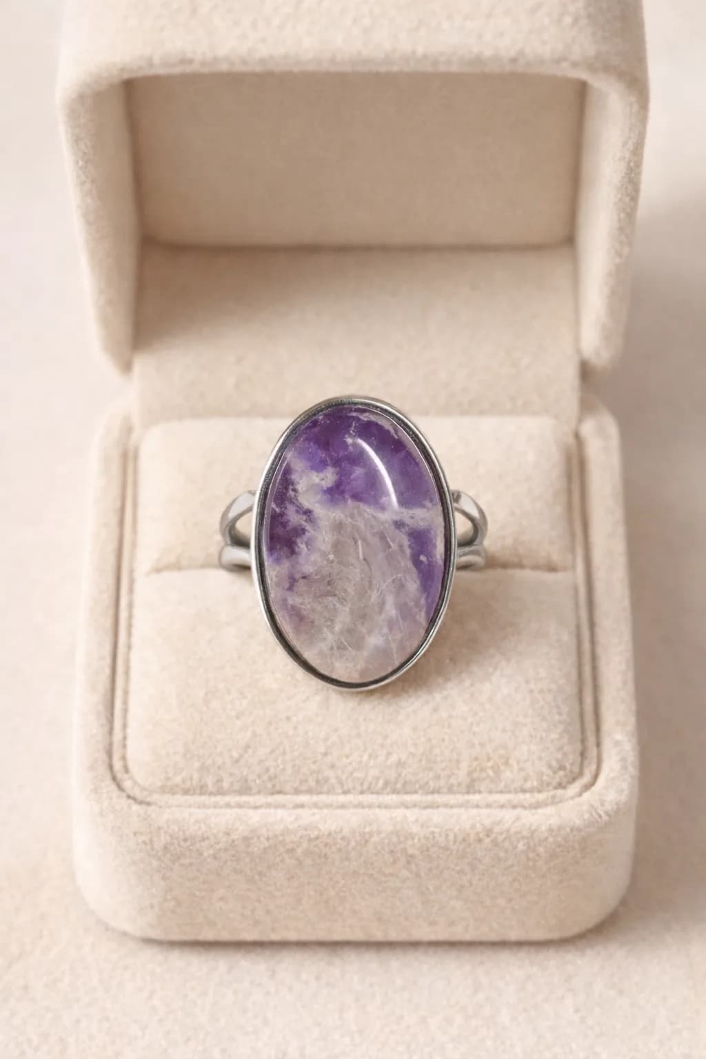 Bague “Éclat d’Améthyste” – Nuances célestes