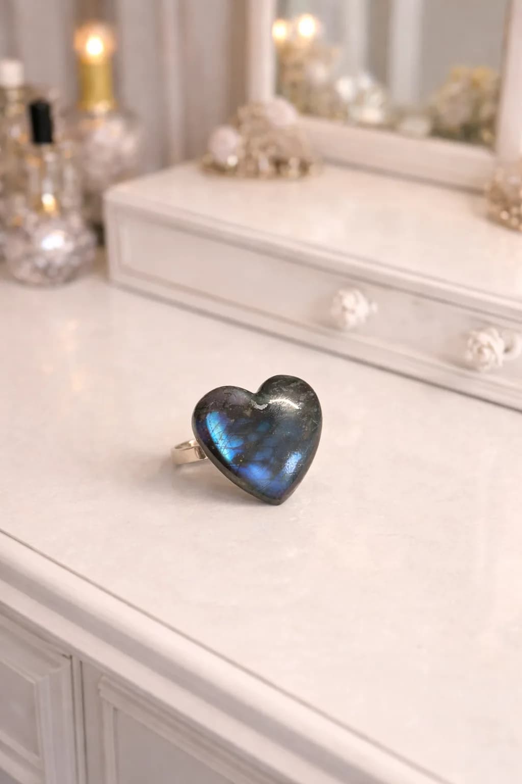Cœur Boréal” – Bague Labradorite Cœur Intense