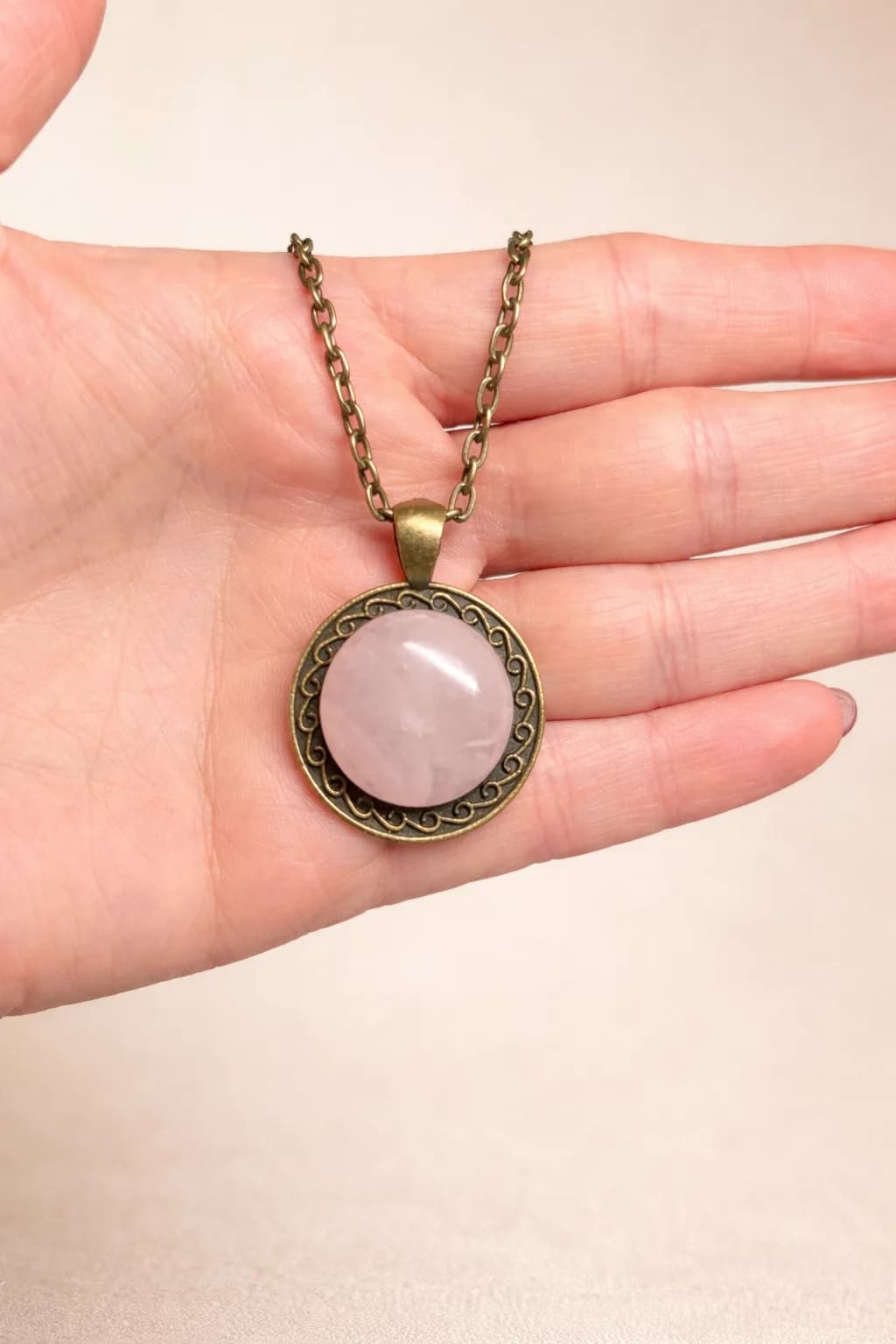 Collier Quartz Rose “Douceur Éternelle”