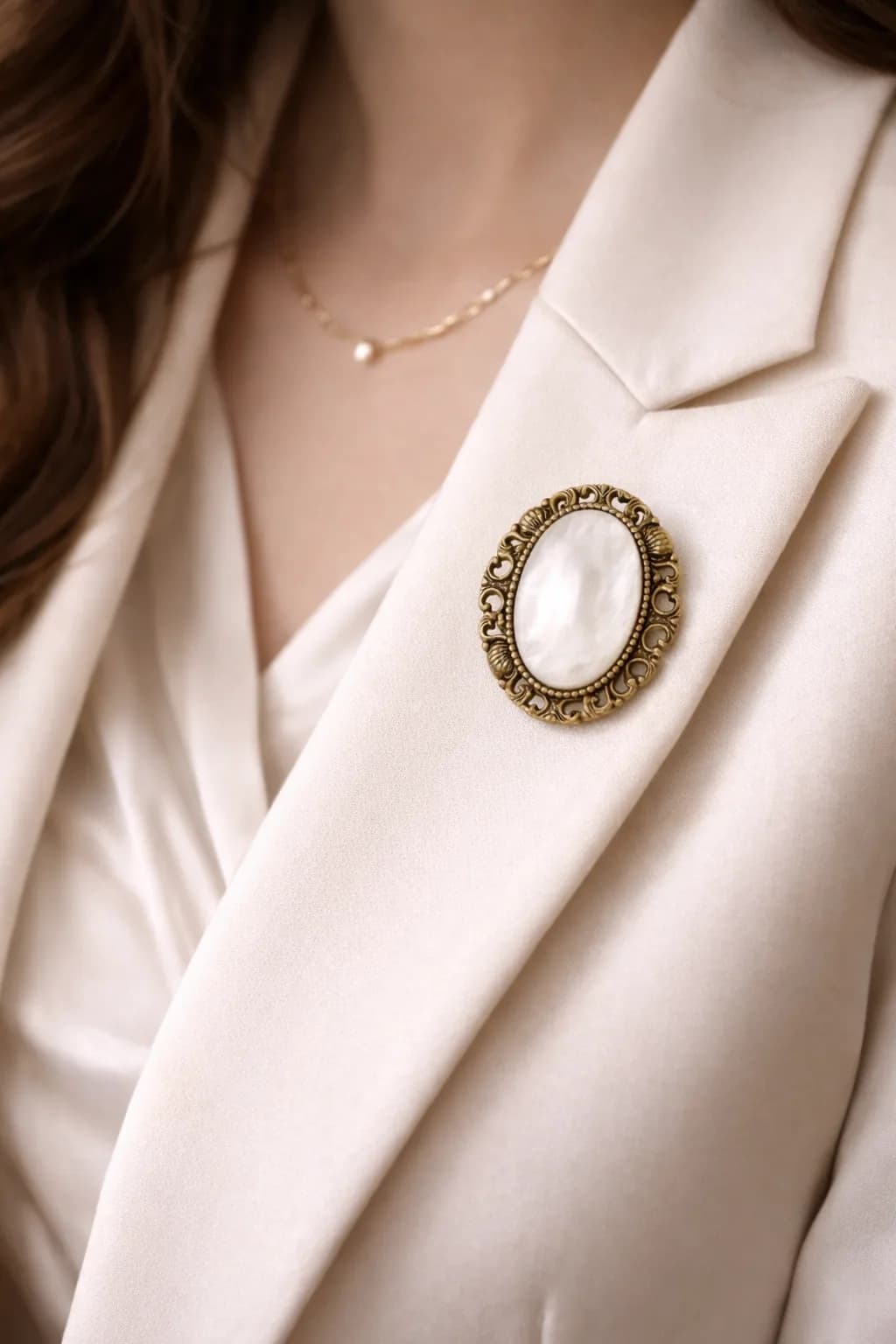 Broche Nacre Élégance Bronze