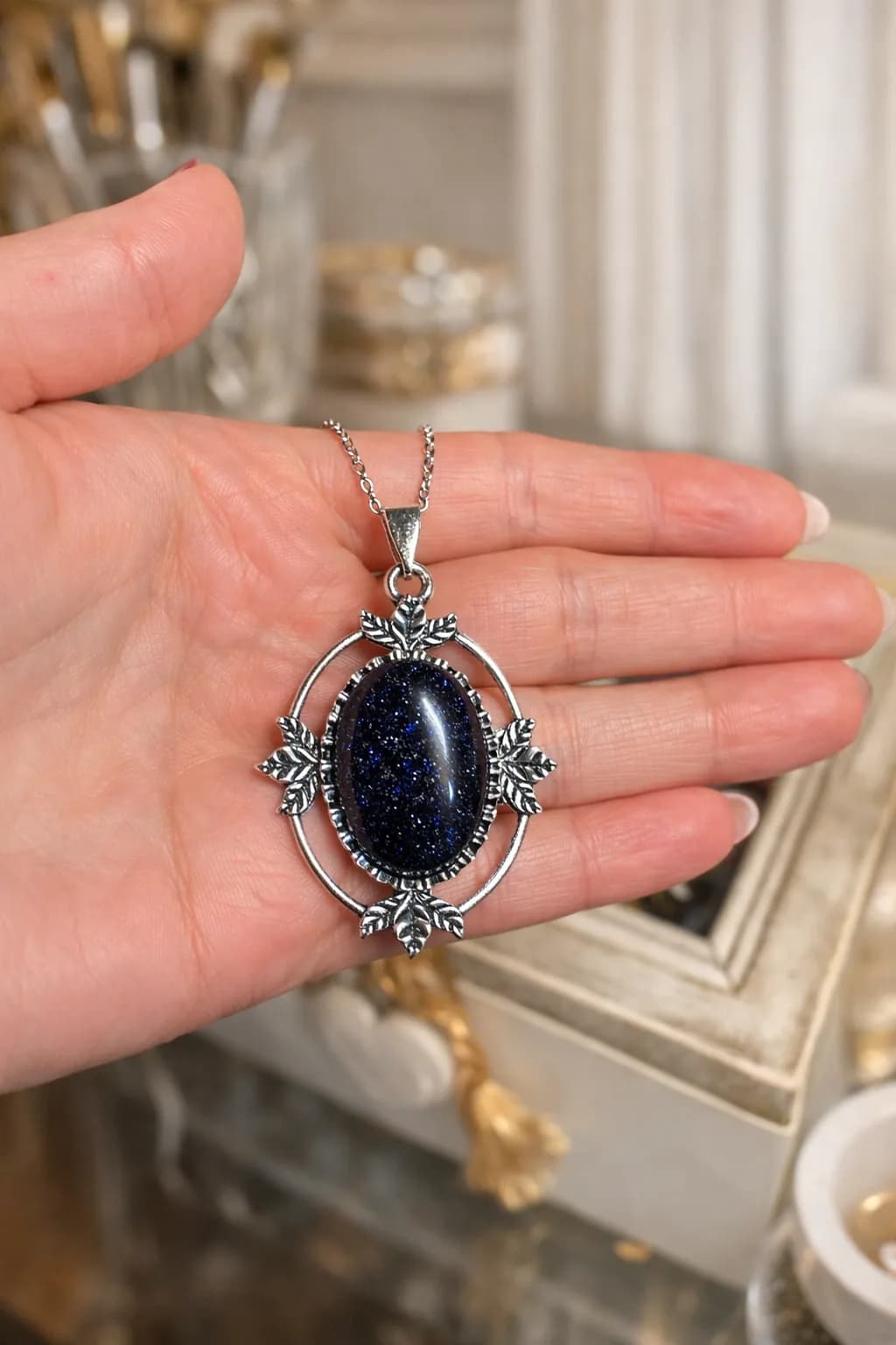 Collier Élégance Nuit Étoilée – Goldstone Blue