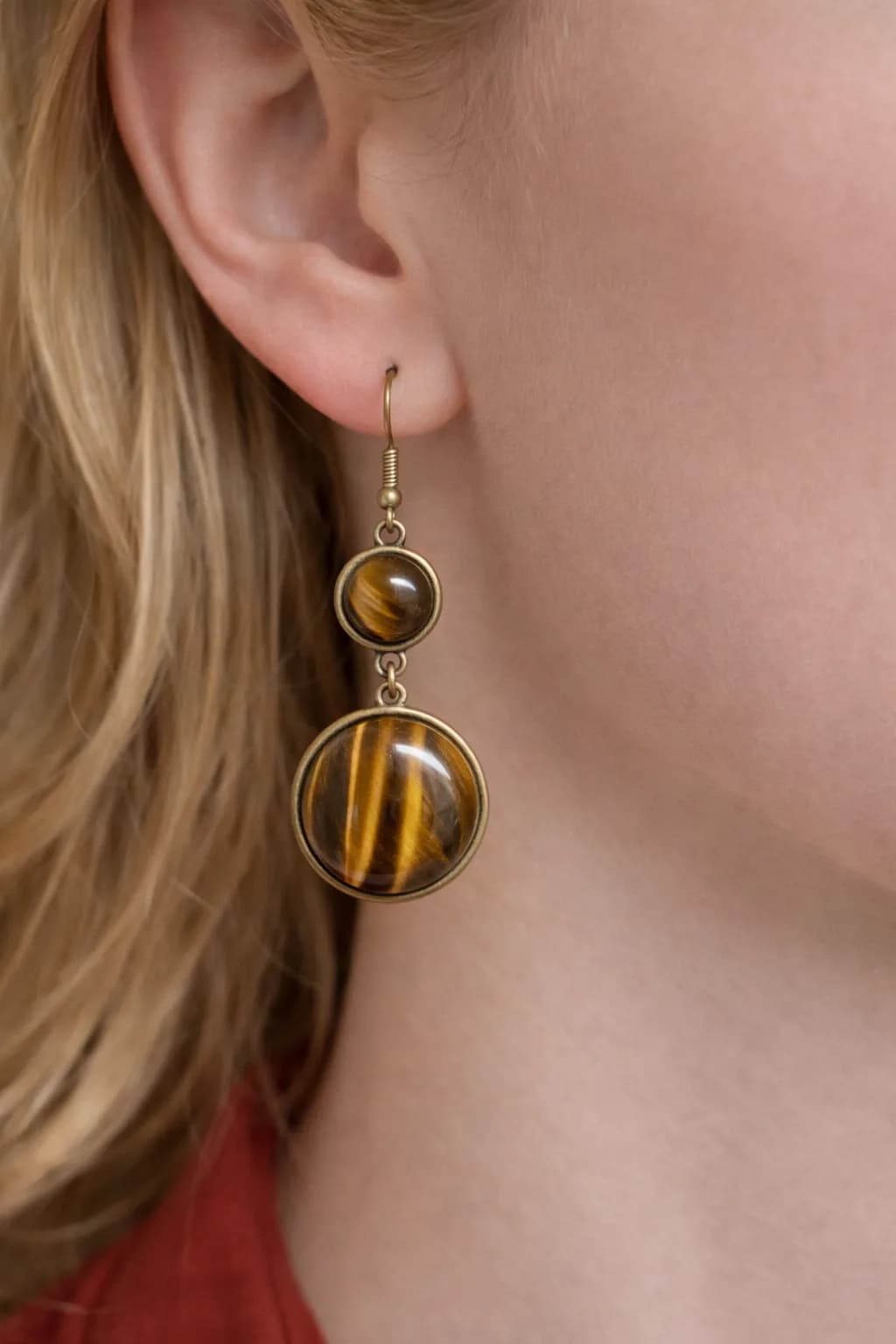 Boucles d’Oreilles Pendantes Éclat Minéral – Reflets Dorés