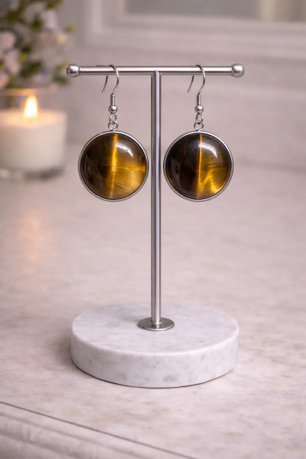 Boucles d’Oreilles Pendantes – Œil de Tigre Reflets dorés et caractère naturel