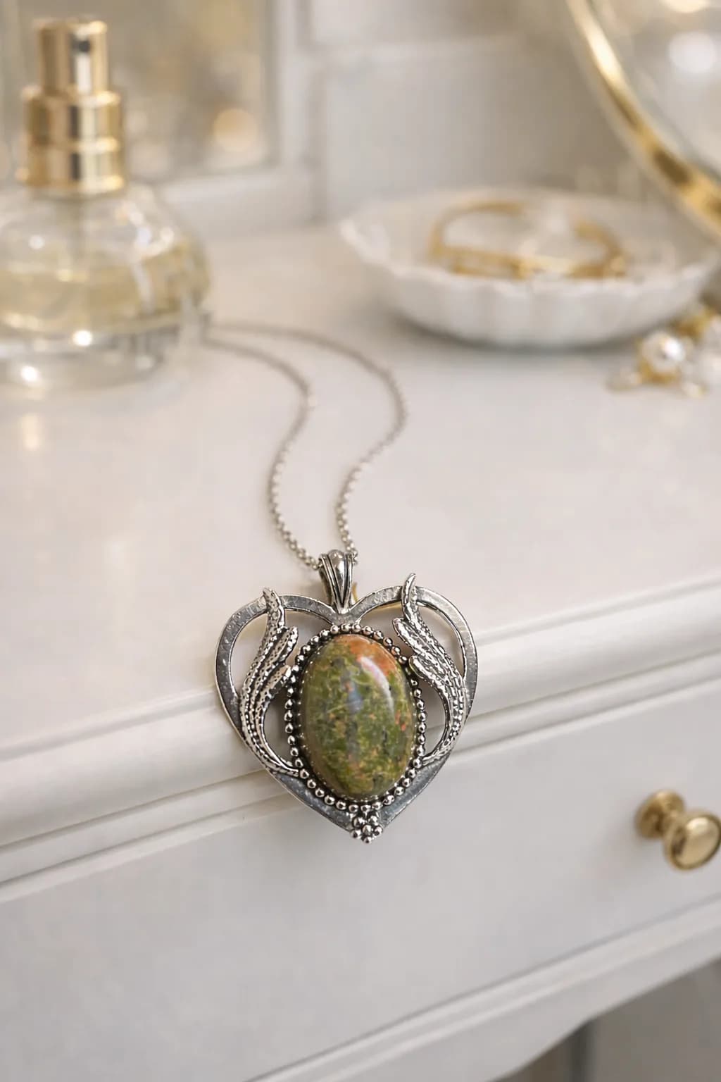 Collier Cœur en Argent Antique avec Pierre Unakite – Harmonie et Élégance