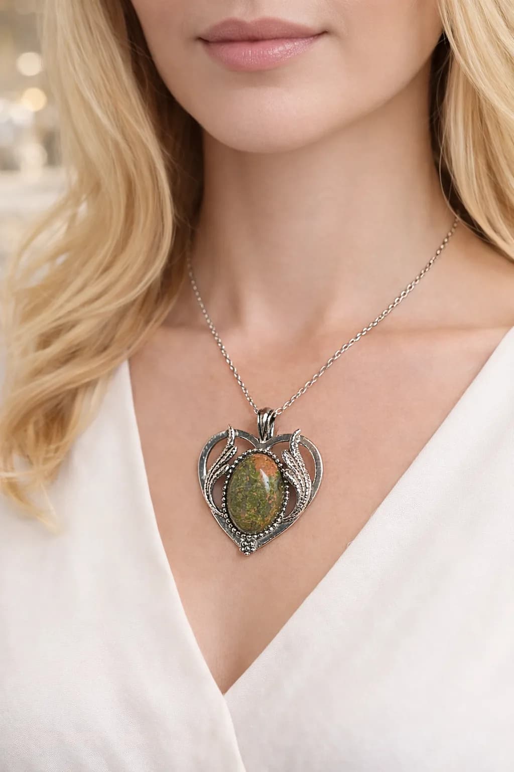 Collier Cœur en Argent Antique avec Pierre Unakite – Harmonie et Élégance