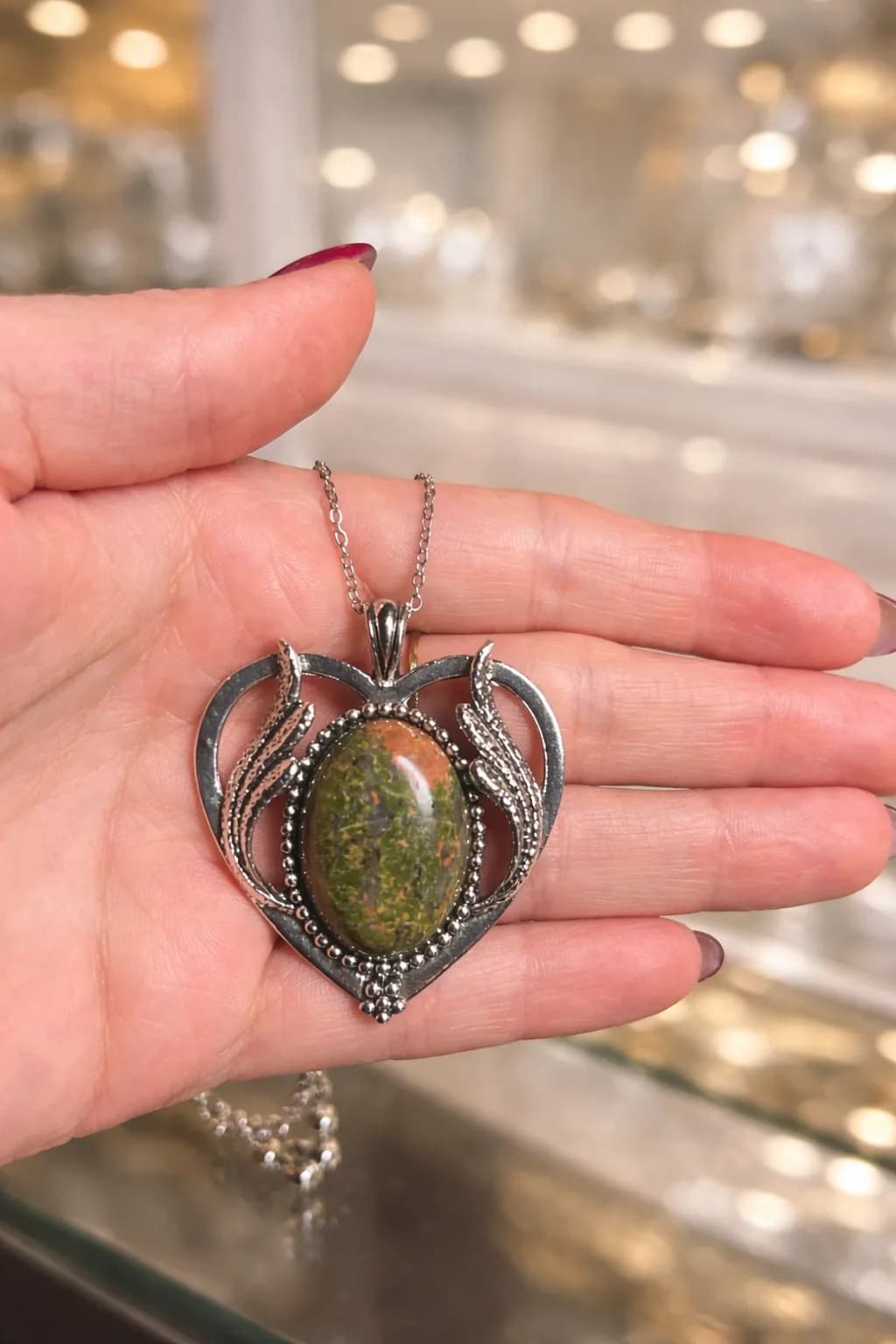 Collier Cœur en Argent Antique avec Pierre Unakite – Harmonie et Élégance