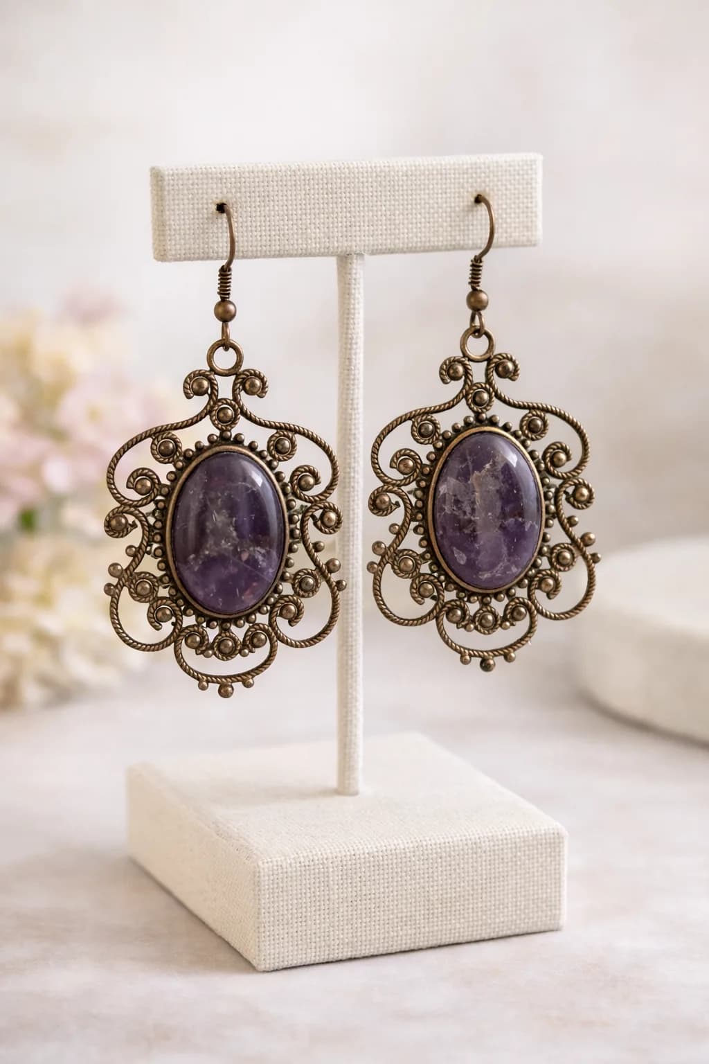 Boucles d’oreilles pendantes baroques en améthyste