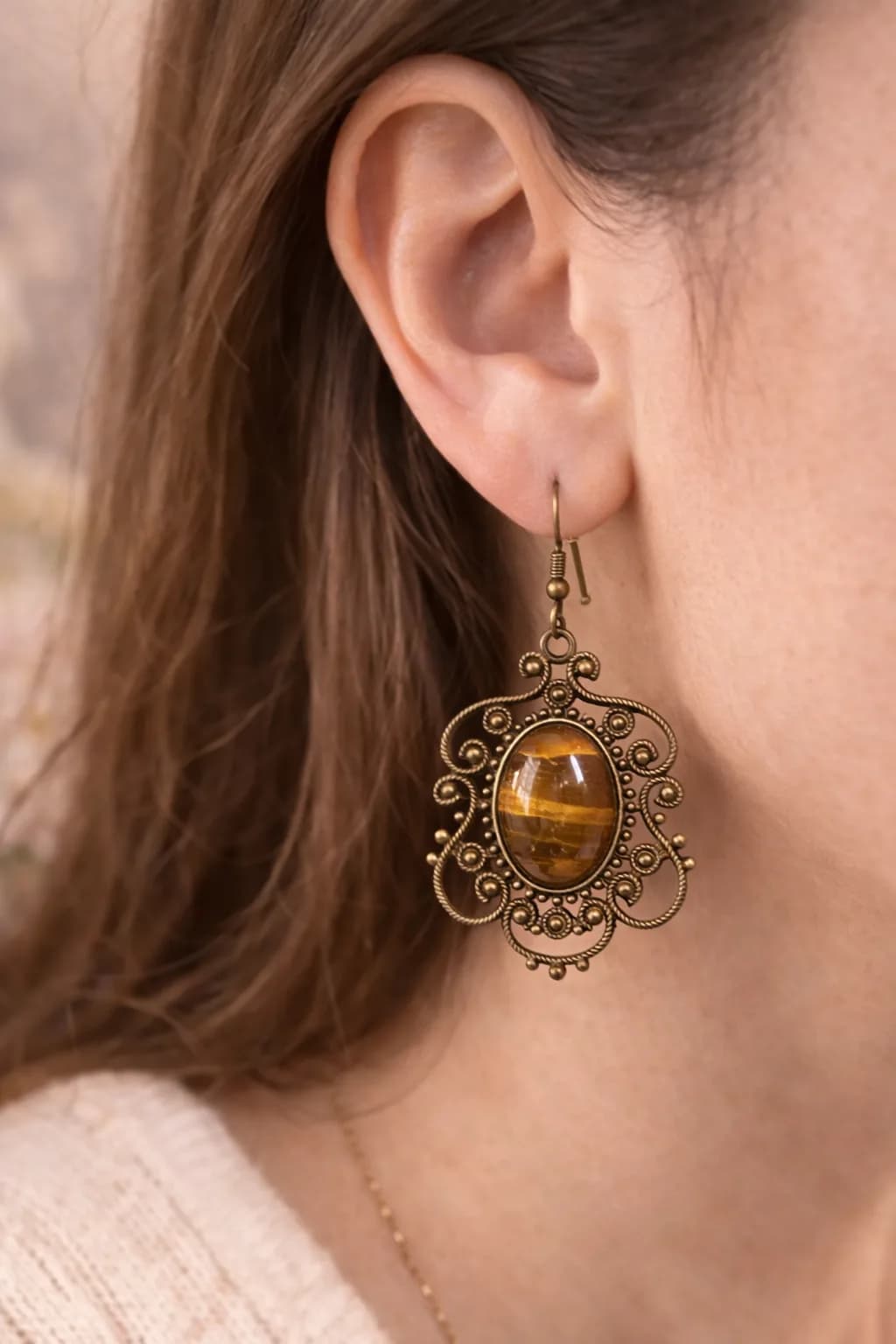 Boucles d’oreilles pendantes baroques en œil de tigre
