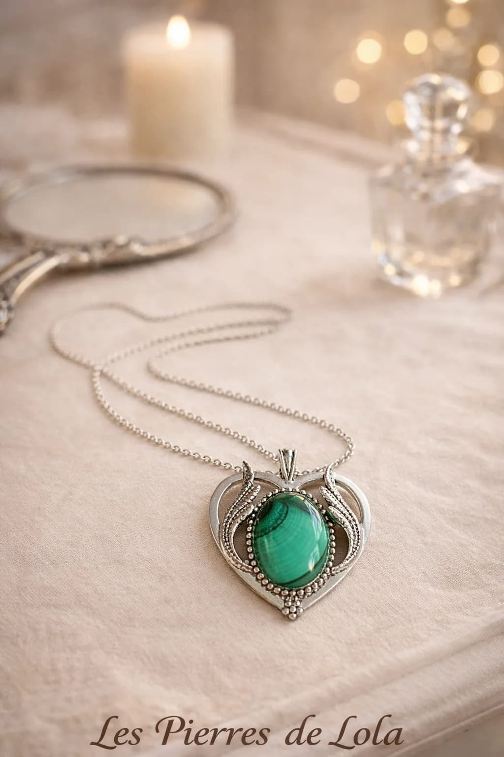 Collier cœur en malachite naturelle – Élégance vintage