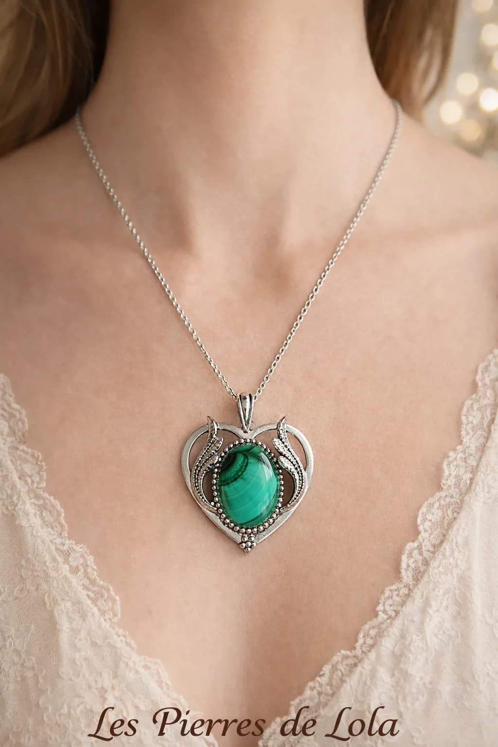 Collier cœur en malachite naturelle – Élégance vintage