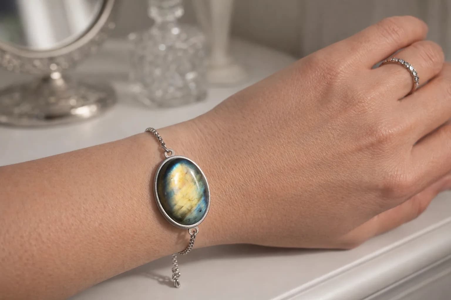 Bracelet en labradorite naturelle – Reflets mystiques