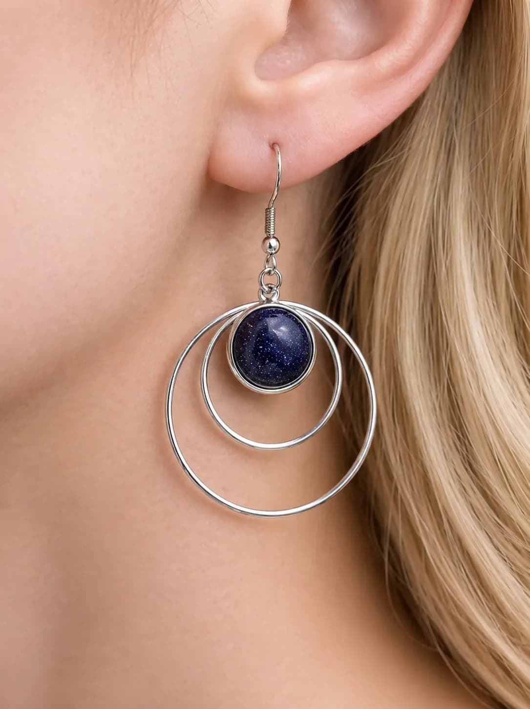 Créoles Double Anneau & Goldstone Blue – Éclat Nocturne