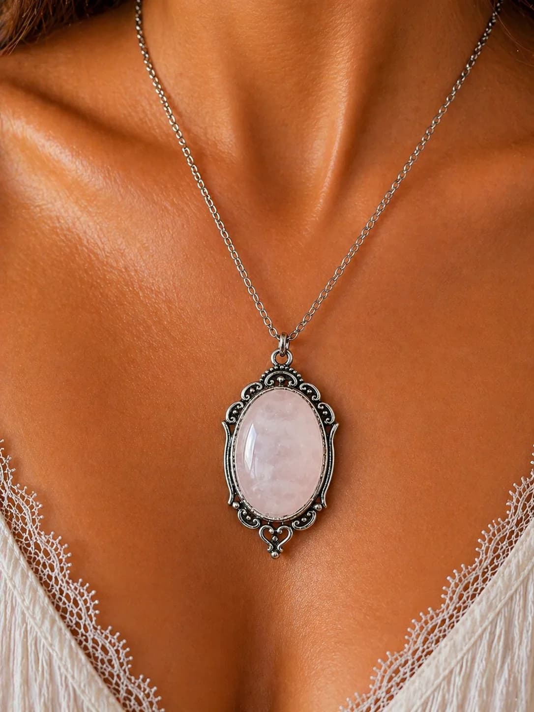 Collier Quartz Rose – Élégance Vintage & Énergie du Cœur