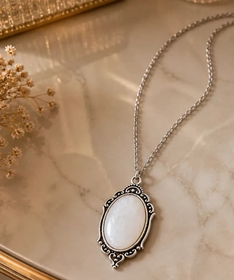 Collier nacre – style élégant et intemporel