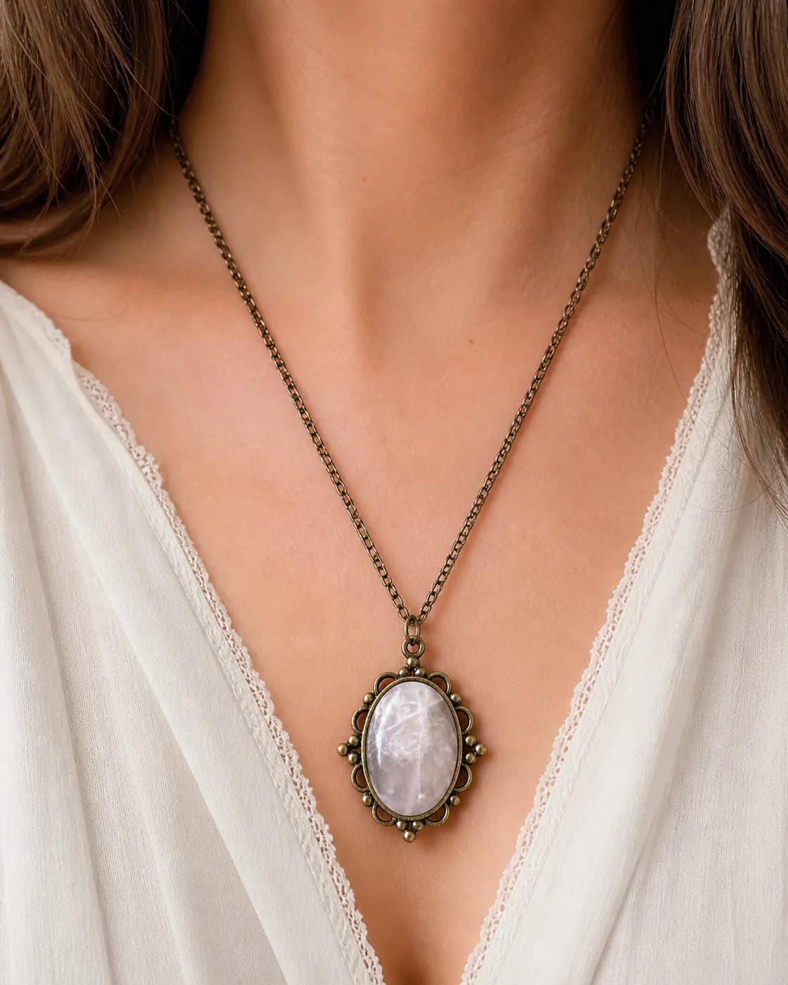 Collier quartz rose – douceur lumineuse & charme vintage