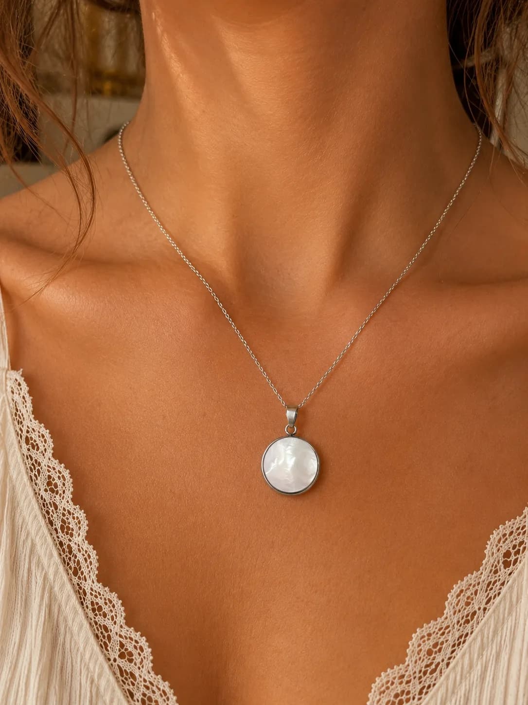 Collier Nacre Naturelle – Douceur et élégance intemporelle
