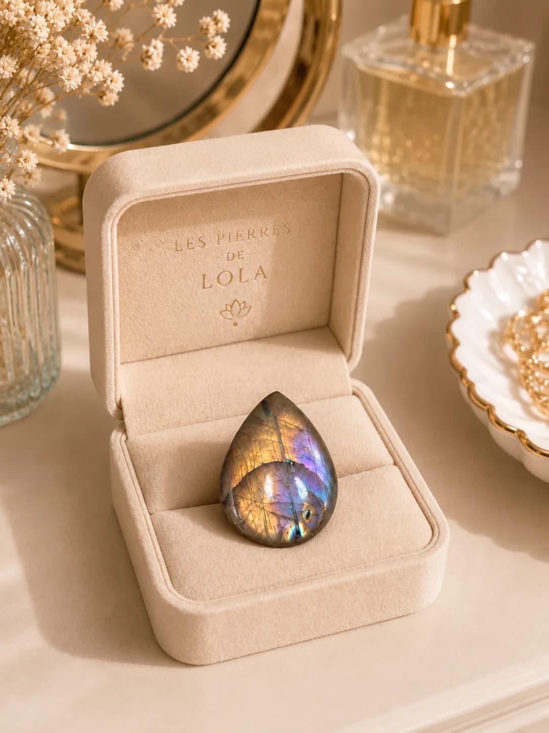 Bague “Éclat Mystique” – Labradorite aux reflets dorés et violets