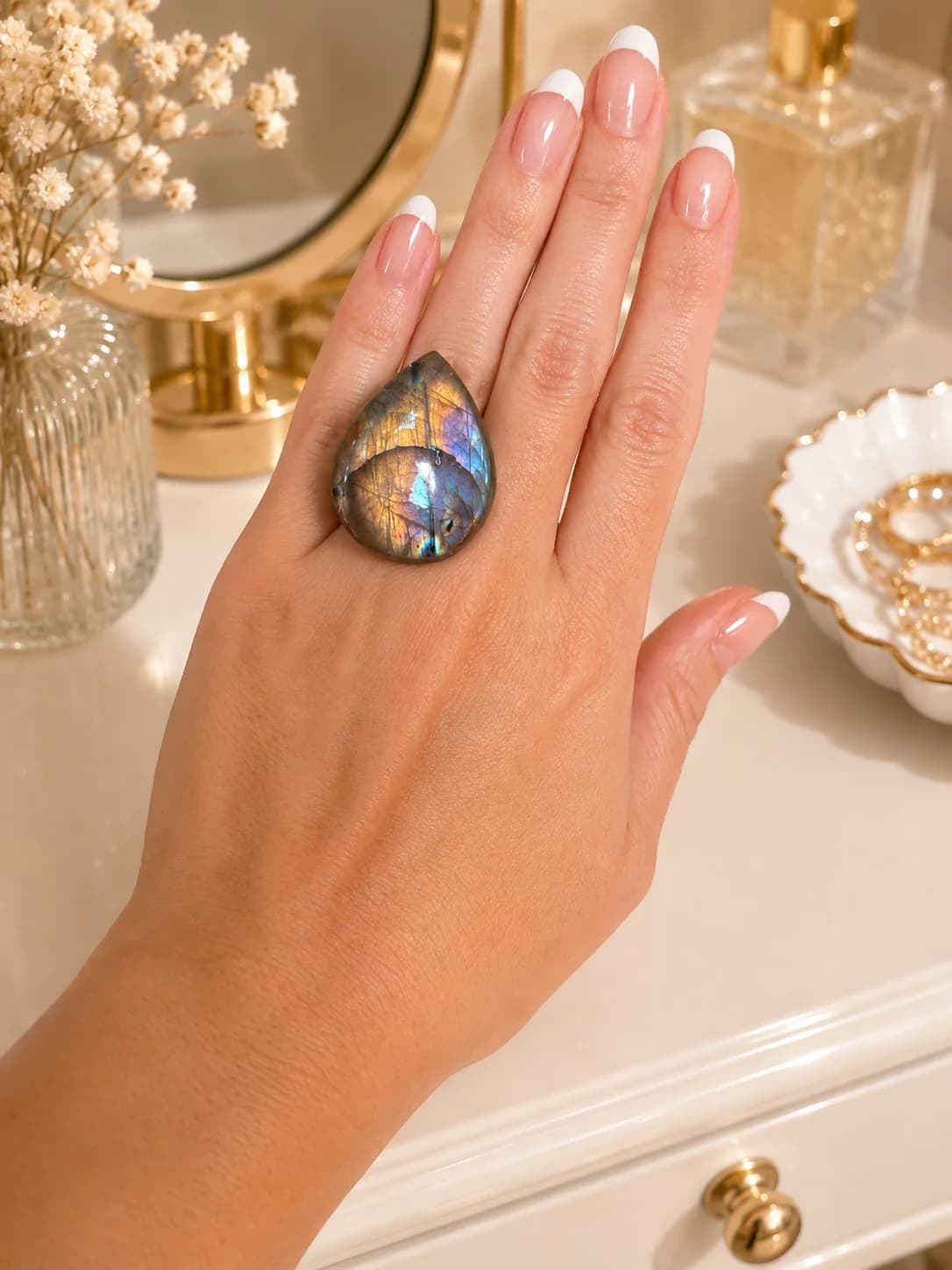 Bague “Éclat Mystique” – Labradorite aux reflets dorés et violets