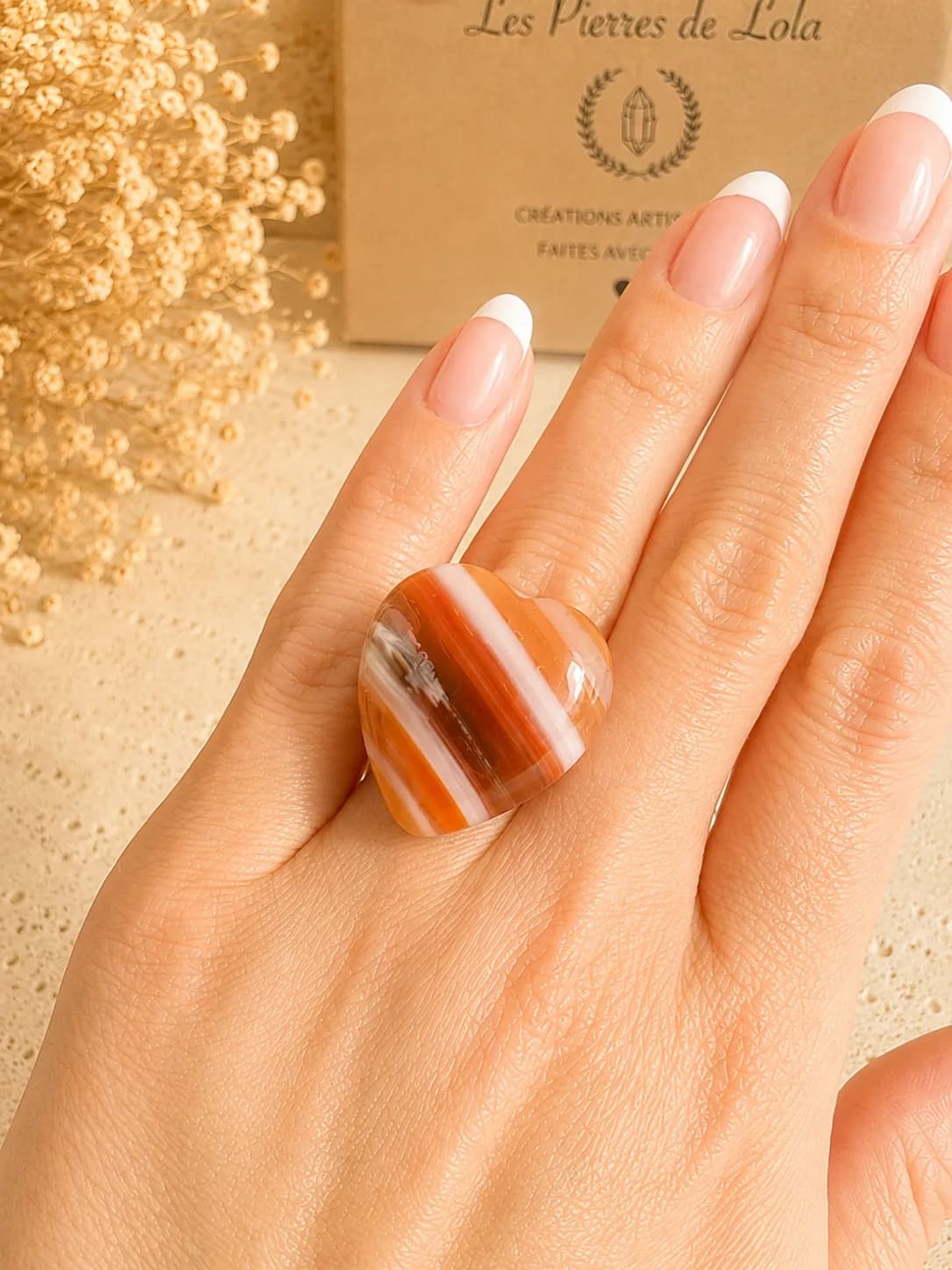 Bague Cœur en Agate Naturelle Rubanée – Élégance Chaleureuse & Reflets Caramel