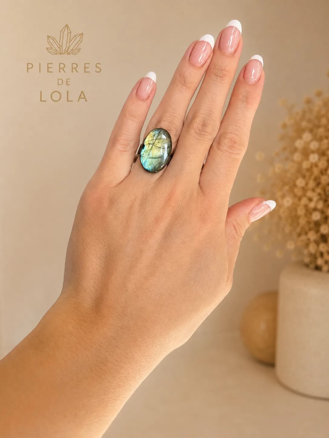 Bague “Éclat Boréal” – Labradorite aux Reflets Bleu & Or