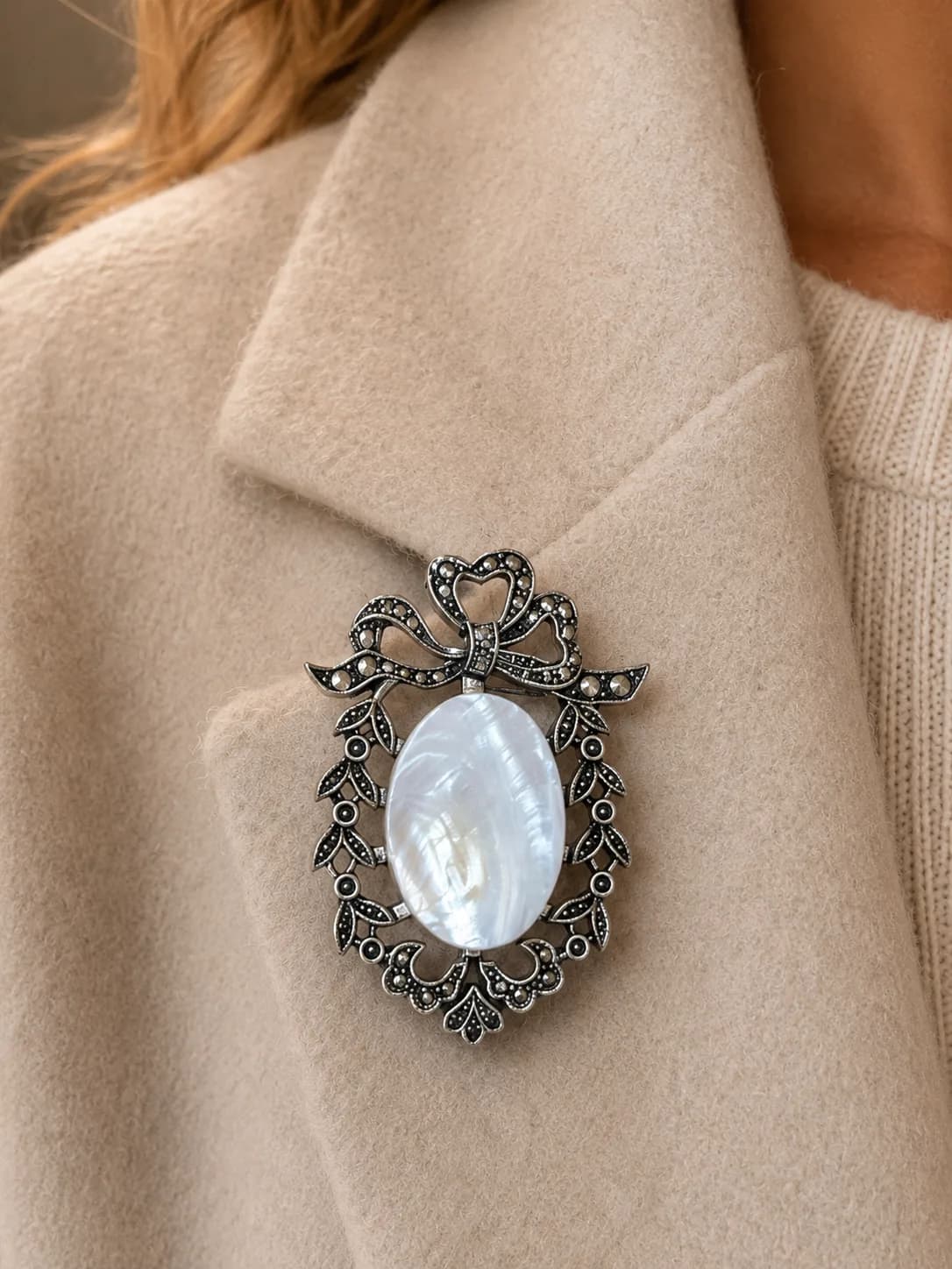 Broche Élégance Nacrée