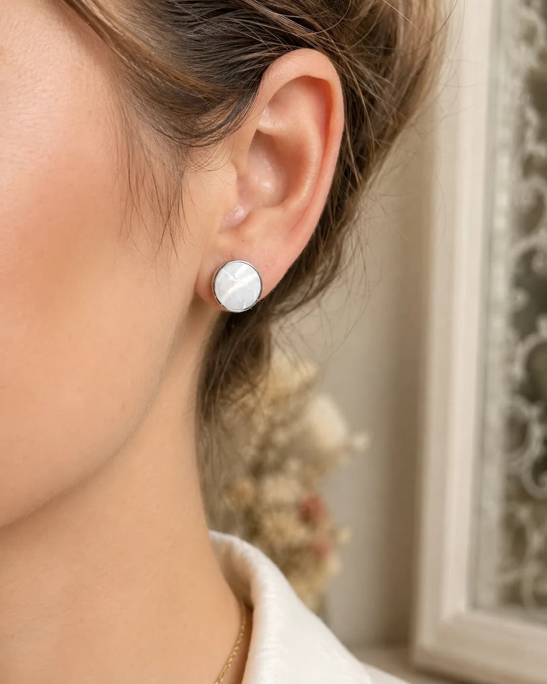 Boucles d'oreilles Clous en Nacre Irisée