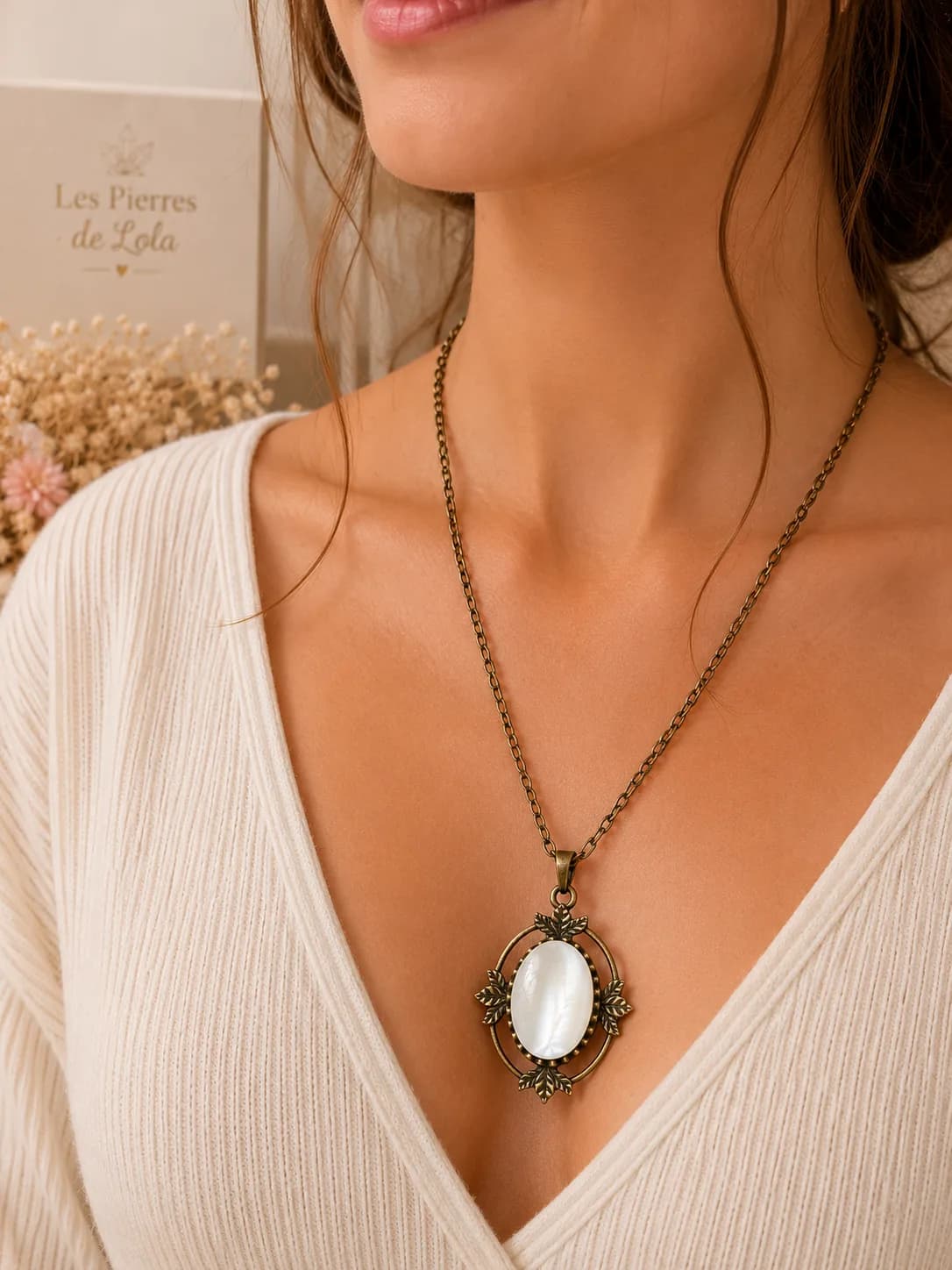 Collier Nacre Naturelle – Élégance vintage et douceur intemporelle