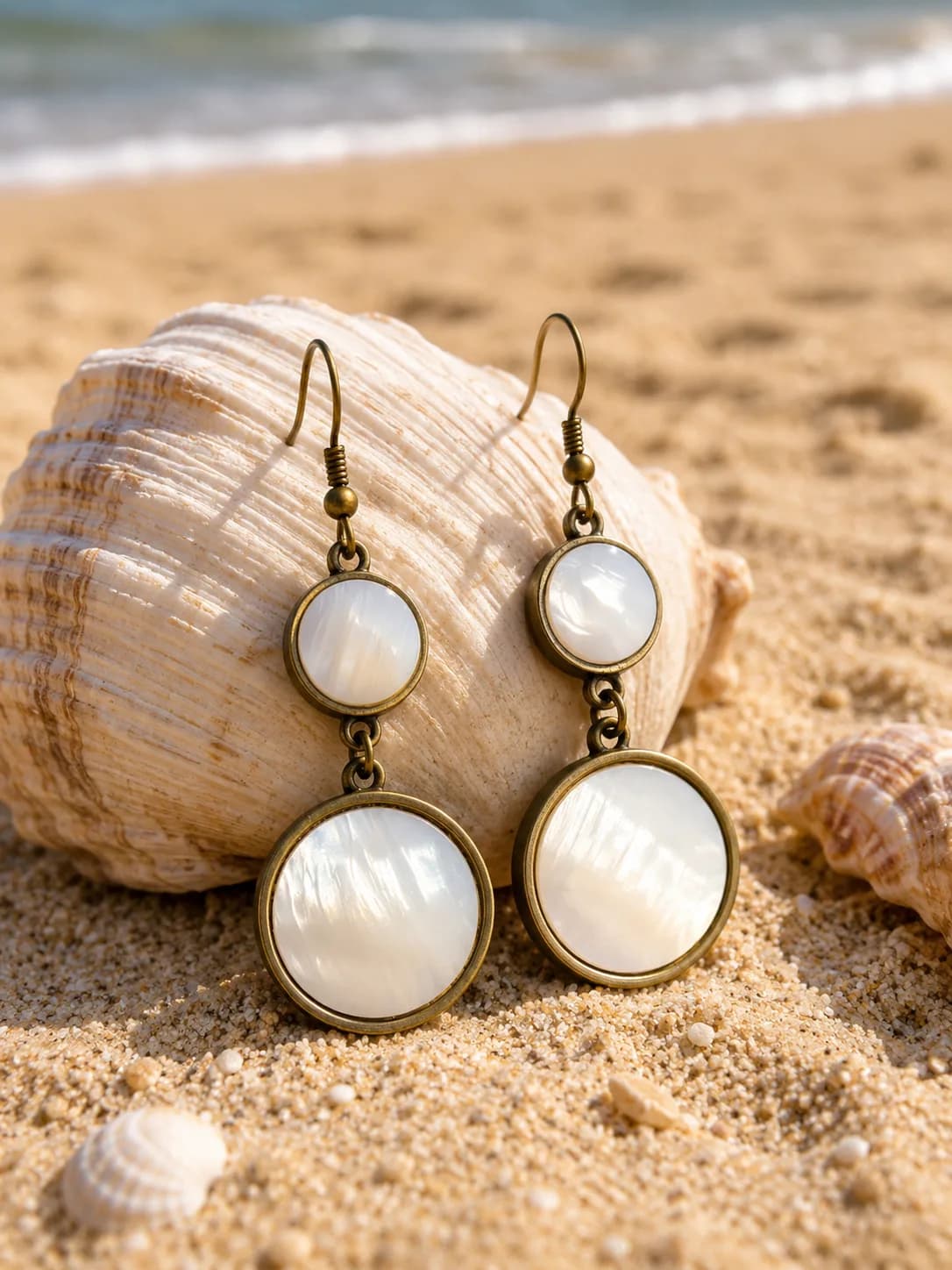 Douceur Nacrée – Boucles d'Oreilles en Nacre