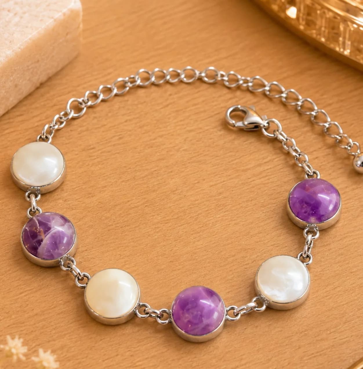 Bracelet « Harmonie Divine » – Améthyste & Nacre