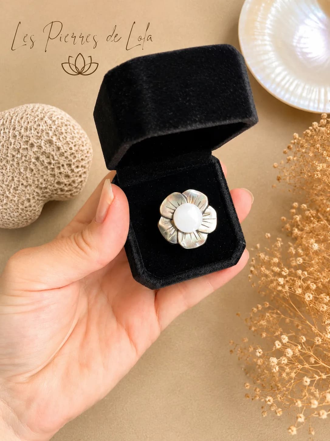 Bague Fleur en Nacre – Élégance naturelle du coquillage