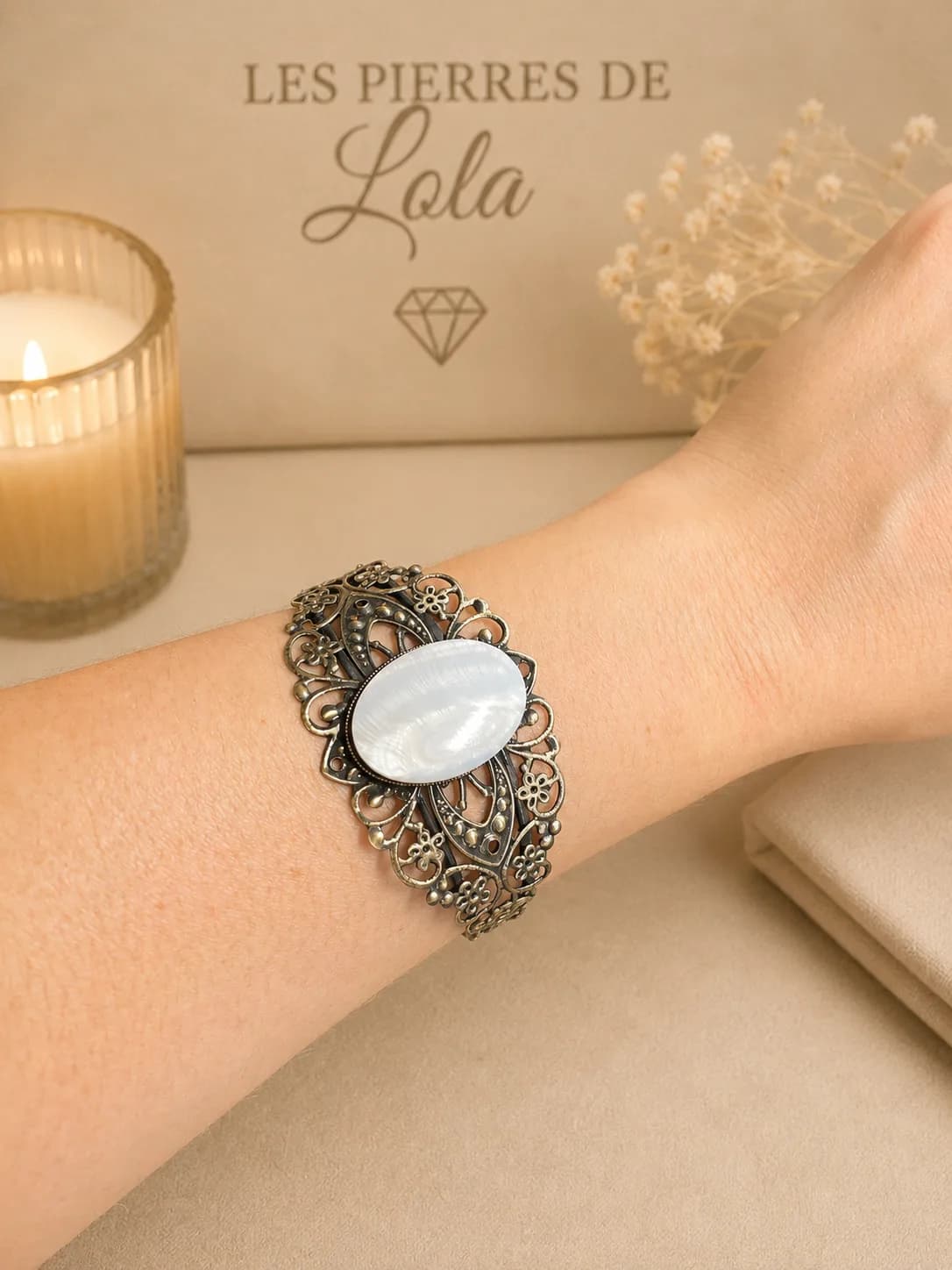 Bracelet réglable en bronze patiné – Nacre