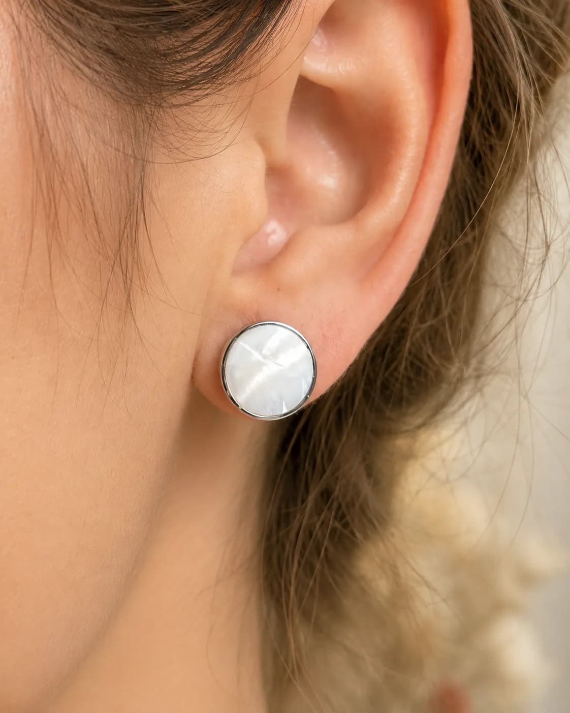 Boucles d'oreilles Clous en Nacre Irisée