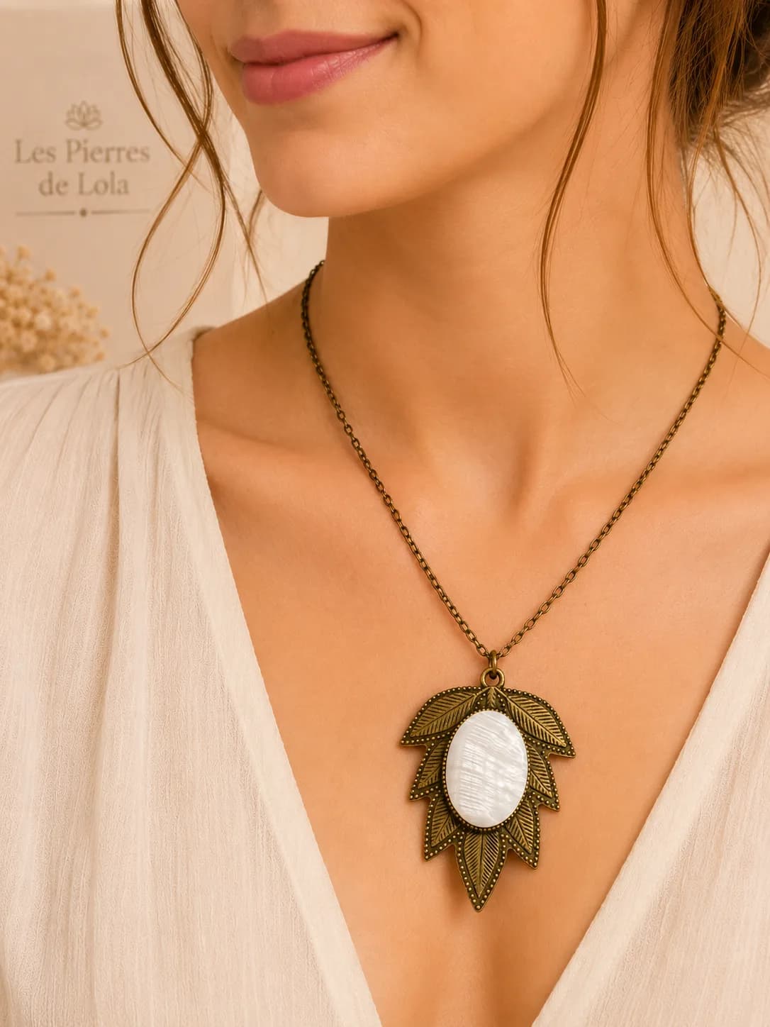 Collier Feuille en Nacre